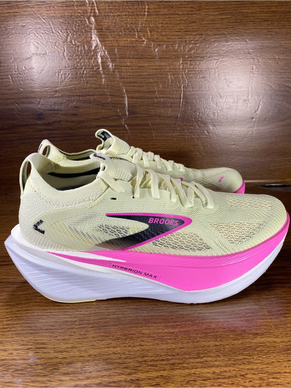 Brooks Hyperion Max women’s shoe size 7